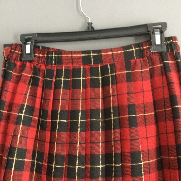 Plaid Pleated Vintage Skirt - Picture 3 of 7